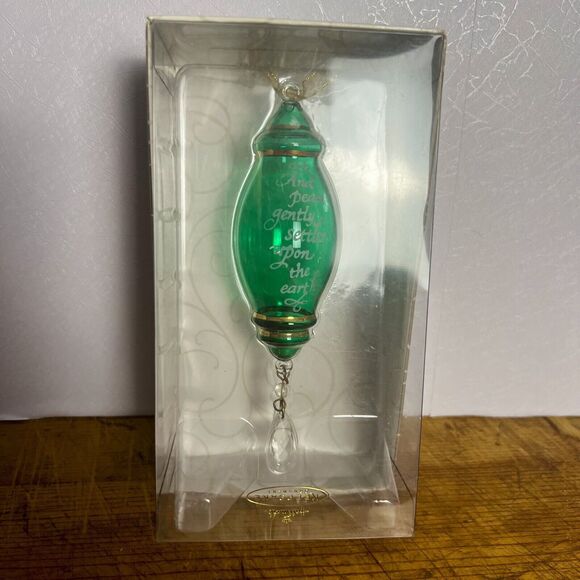Hallmark Keepsake Ornament Perfect Harmony Series "Peace" etched glass 2002 - Picture 1 of 3